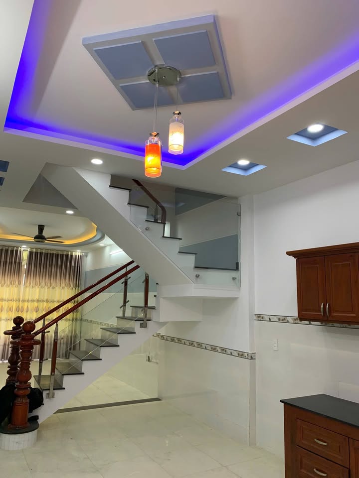 Nhà phố Bình Chánh 60m² giá 2 tỷ - Bán gấp, chính chủ!