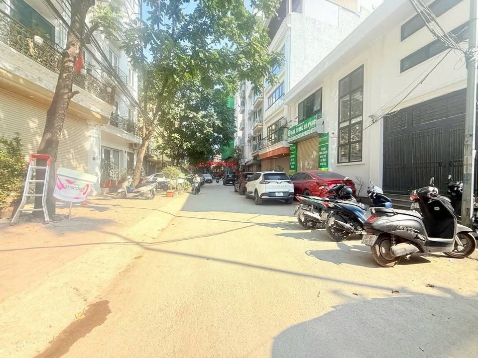 Nhà phố Giang Văn Minh, Ba Đình 85m² giá 47.5 tỷ - Mặt ngõ kinh doanh, ô tô tránh!