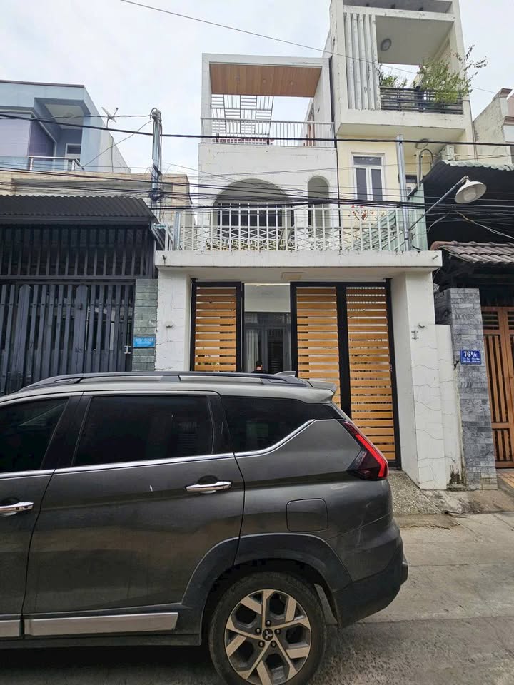 Nhà 3 tầng tại KDC Tân Hiệp, Biên Hòa 80m² giá 4 tỷ - Cần tiền bán gấp!