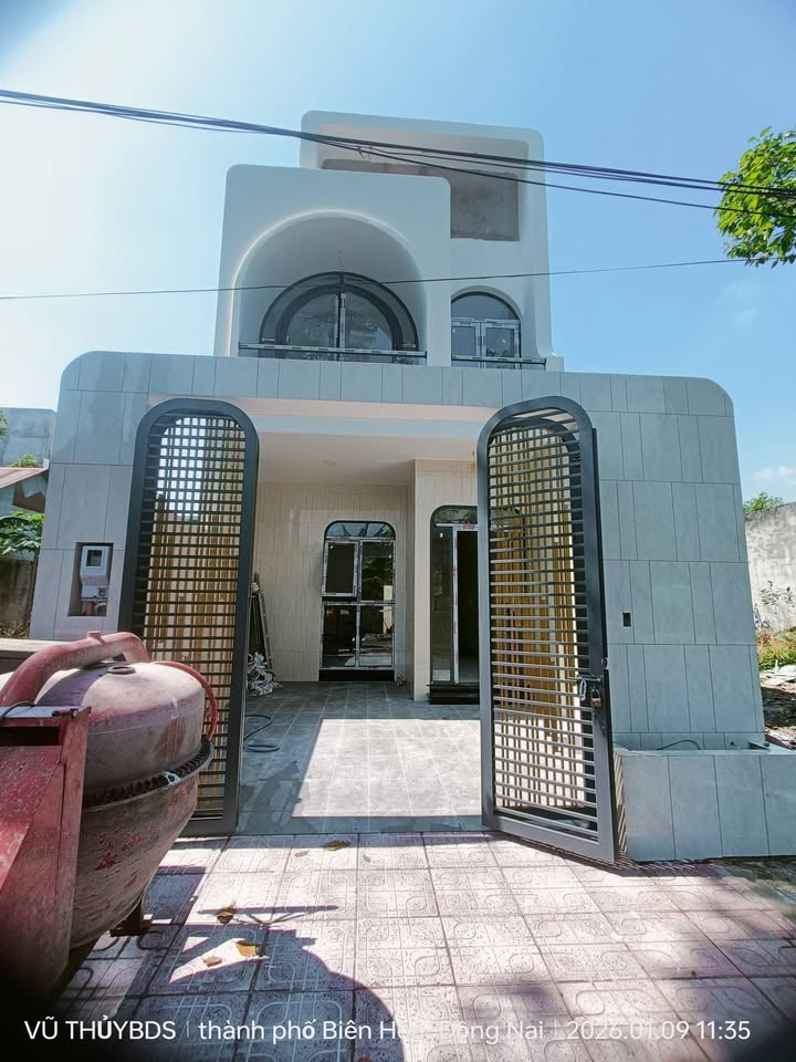 Nhà phố KDC Tín Nghĩa, Tam Phước 100m² giá 3.5 tỷ - Thiết kế sang trọng, thoáng mát!