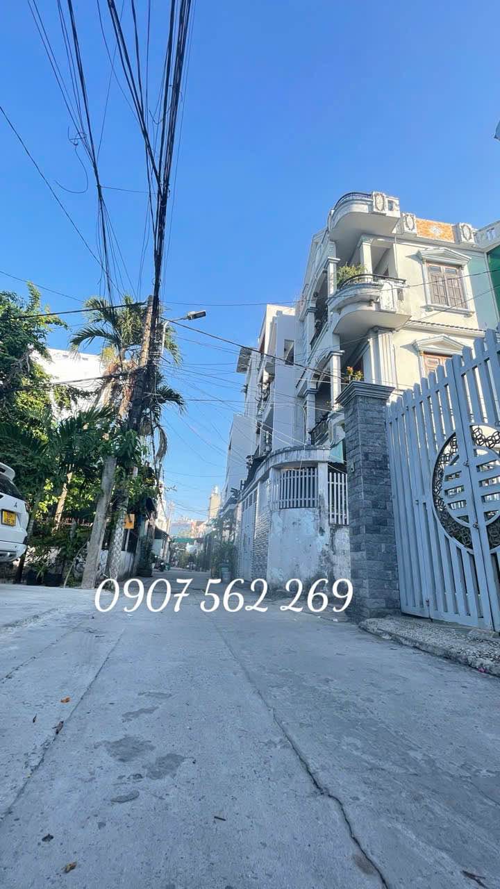 Bán nhà đẹp 70m² tại Huỳnh Thị Hai, quận 12 - Sổ hồng chính chủ, giá 5 tỷ!