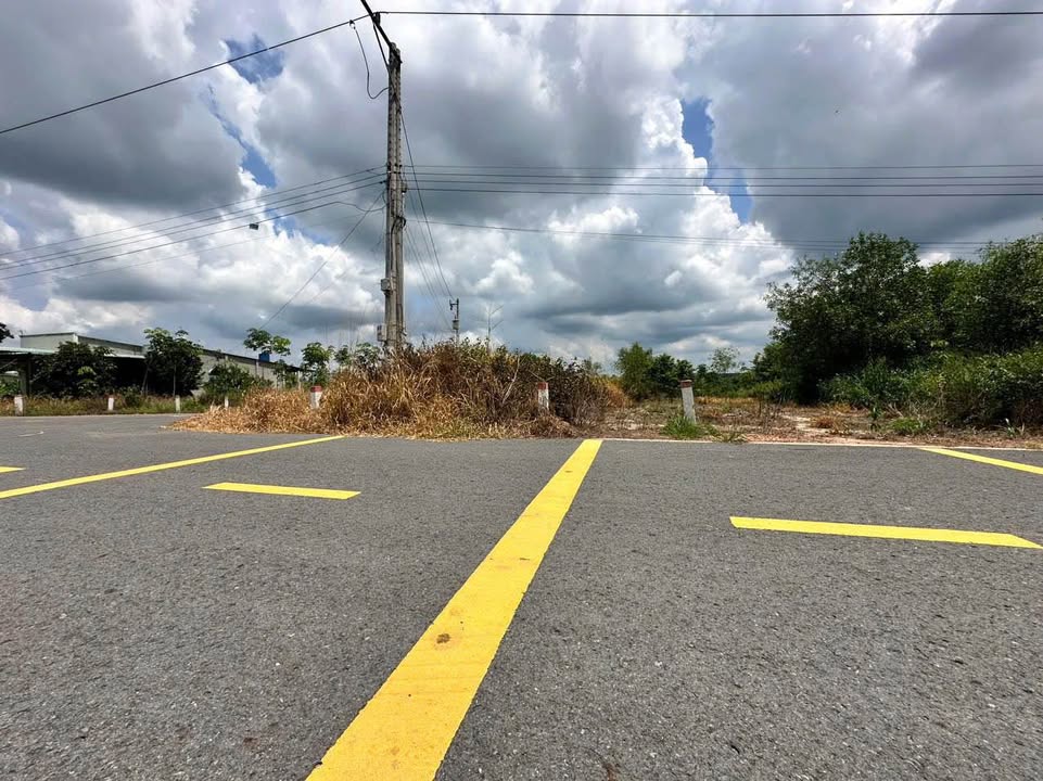 Đất Long Tân Dầu Tiếng 845m² giá 2 tỷ - Lô góc hai mặt tiền đường nhựa!