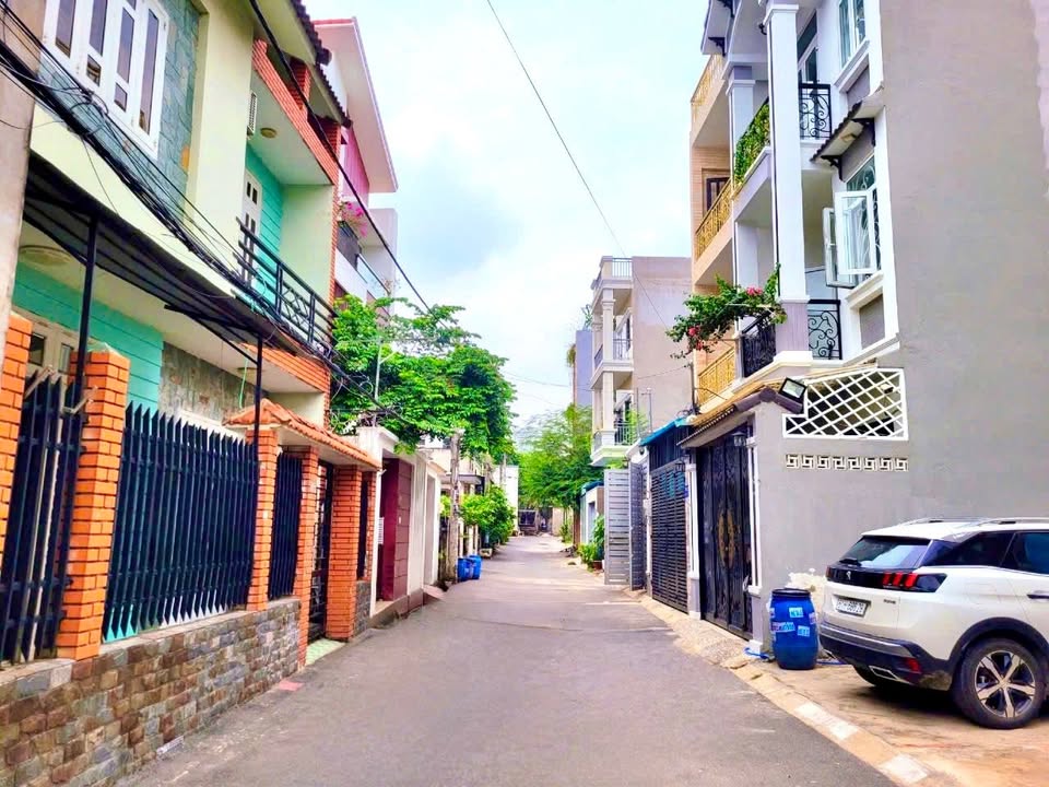 Lô đất Thủ Đức 68m² giá 4 tỷ - Sổ hồng chính chủ, vị trí đắc địa!