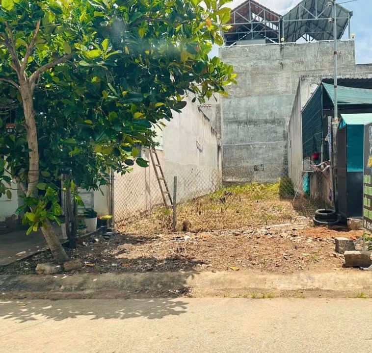 Đất thổ cư mặt tiền Trần Thủ Độ, Phú Tài, Phan Thiết 100m² - Giá tốt, sổ riêng!