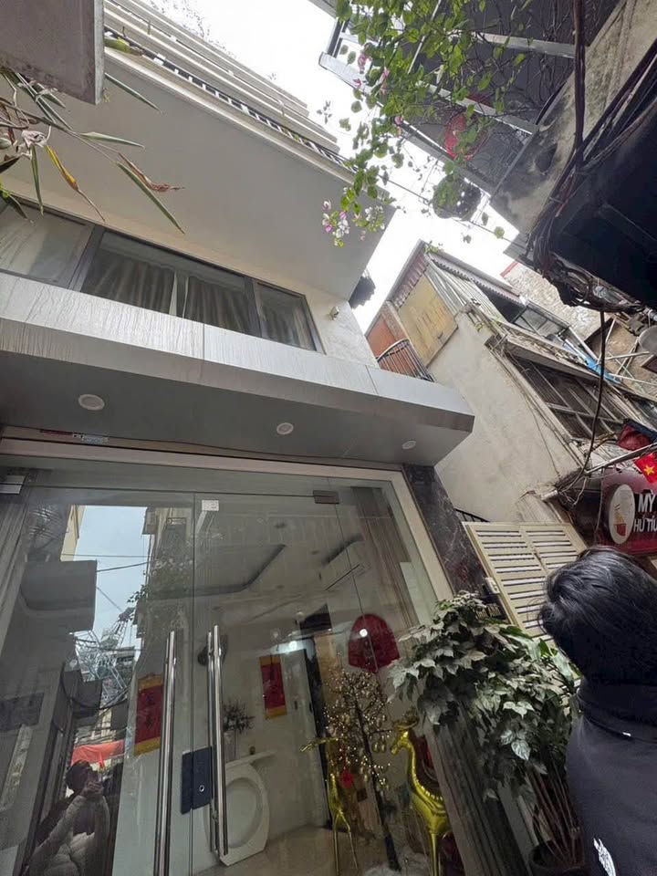 Nhà phố Trần Hưng Đạo, Hoàn Kiếm 25m² giá 11.8 tỷ - Mặt tiền rộng, view thoáng!