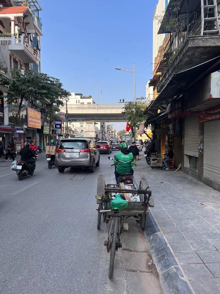 Bán gấp mặt phố Trương Định 78m² giá 49.5 tỷ - Ngã tư vàng hiếm có!