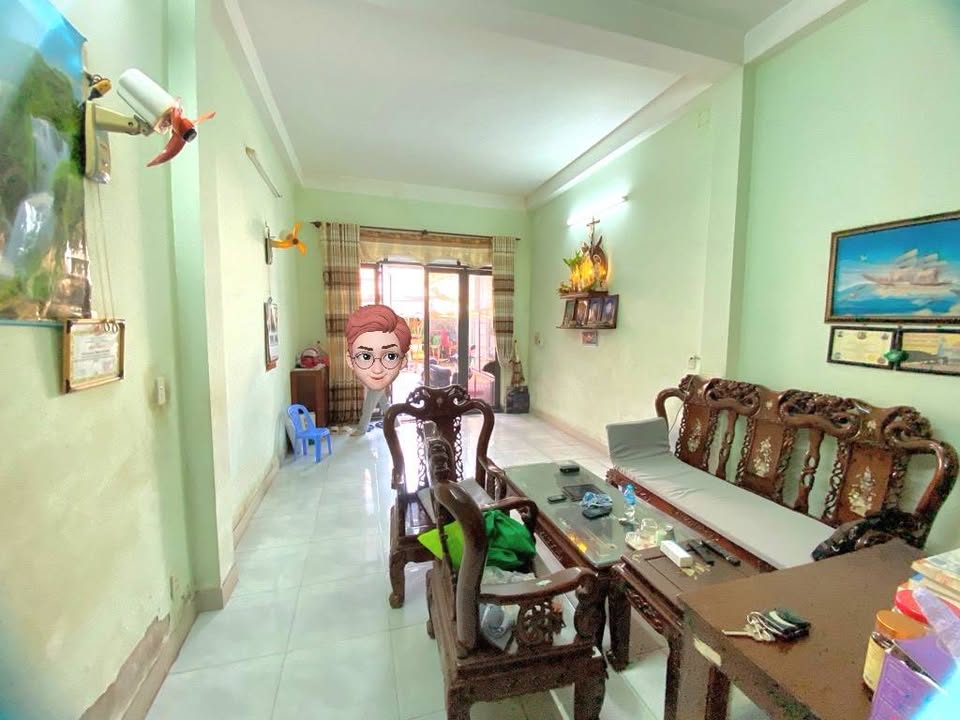 Nhà 2 tầng Dĩ An 60m² giá 2.8 tỷ - Mặt tiền chợ, vị trí đắc địa!