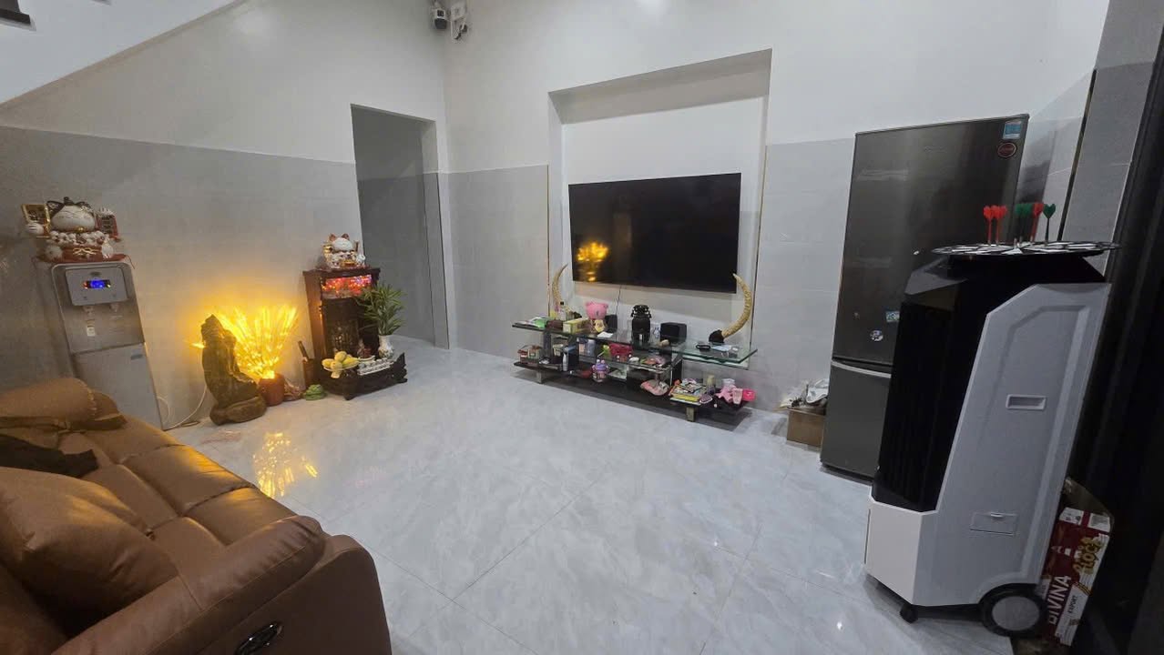 Nhà 2 tầng Hẻm Trương Định Nha Trang 59m² giá 5 tỷ - Vị trí trung tâm thuận lợi!