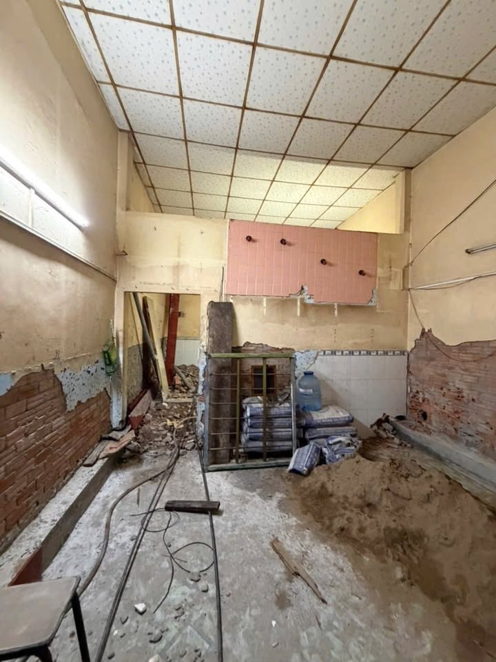 Nhà hẻm Phạm Văn Chí, Quận 6, 45.45m² giá 4.79 tỷ - Tiện xây mới ngay!