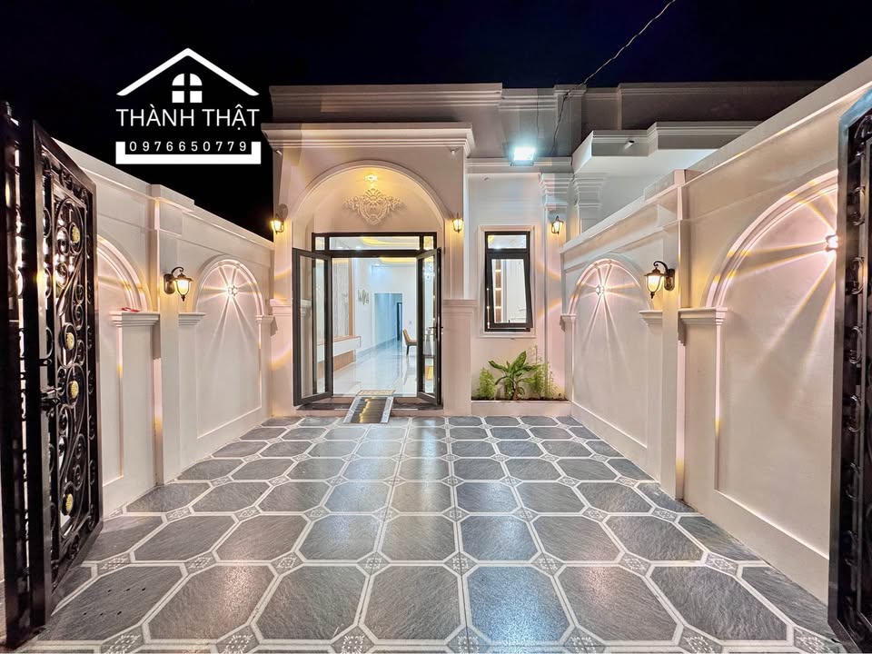 Nhà phố Tân cổ điển 110.4m² tại Mỹ Tho giá 1.38 tỷ - Sang trọng, tiện nghi!