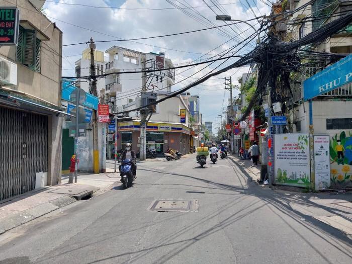 Mặt tiền FrontHouse Nguyễn Trọng Tuyển, Phú Nhuận 105m² giá 13 tỷ - Đầu tư sinh lời ngay!