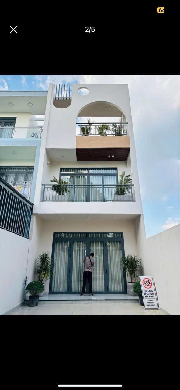 Nhà phố Phú Tân Thủ Dầu Một 150m² giá 5.5 tỷ - Thiết kế hiện đại, đầy đủ nội thất!