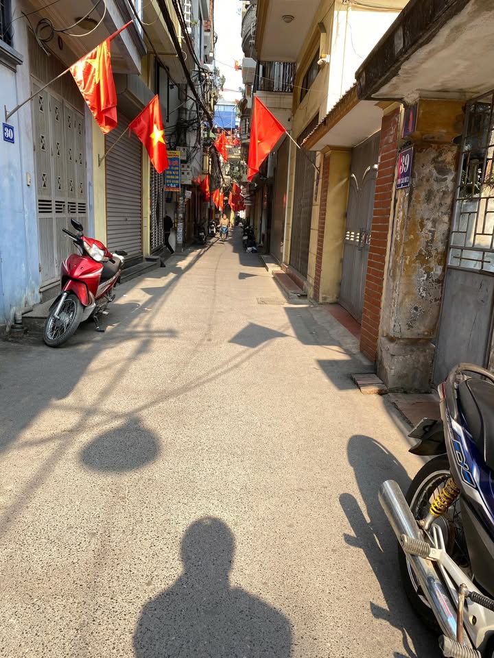 Nhà mặt ngõ Hà Cầu, Hà Đông 20m² giá 7.6 tỷ - Cơ hội kinh doanh tuyệt vời!