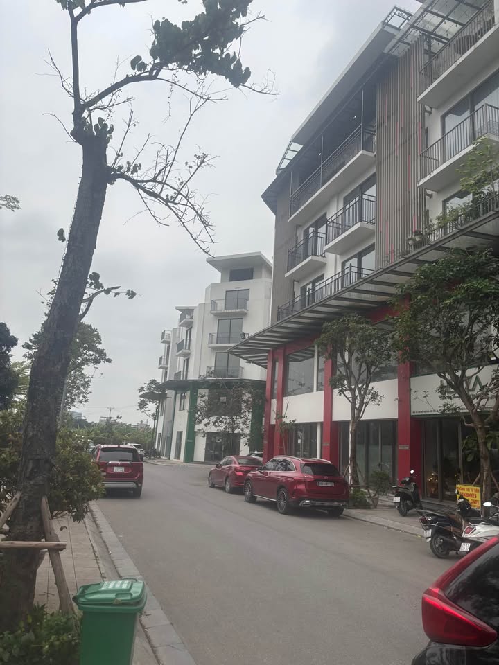 Nhà liền kề Khai Sơn Long Biên 90.2m² giá 24.8 tỷ - Đường ô tô tránh, nhiều tiện ích