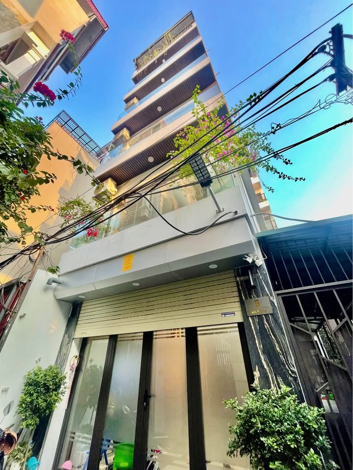 Nhà riêng Gia Thụy, Long Biên 55m² giá 13.9 tỷ - Lô góc thoáng sáng, thang máy tiện nghi!