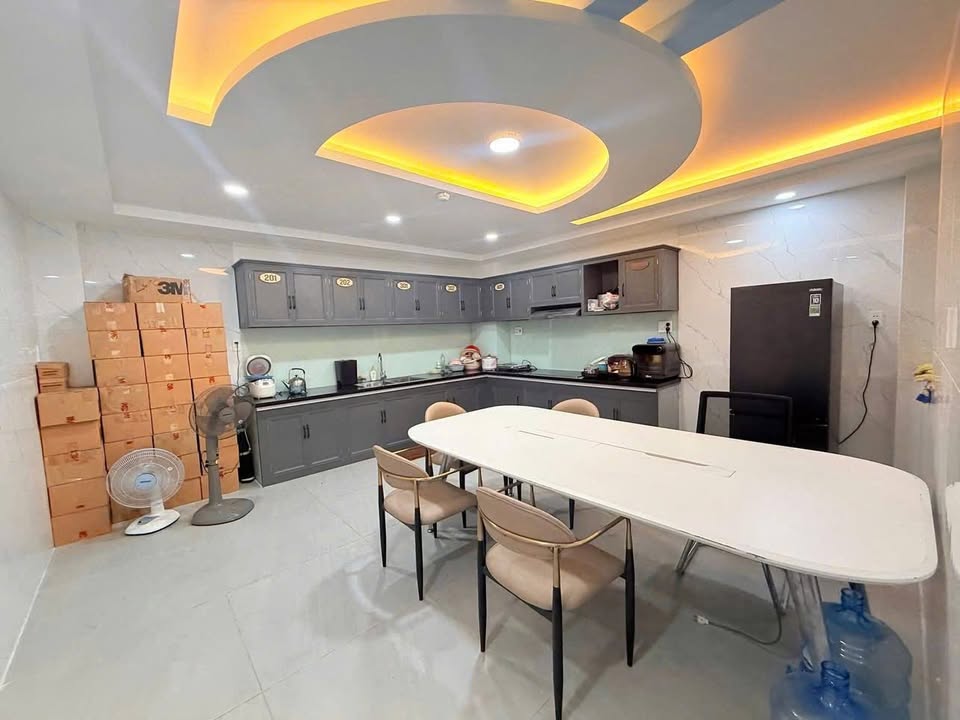 Cho thuê mặt bằng kinh doanh đường Phạm Văn Ngôn, Quận 2, 100m² - Đối diện chợ Bình Khánh!