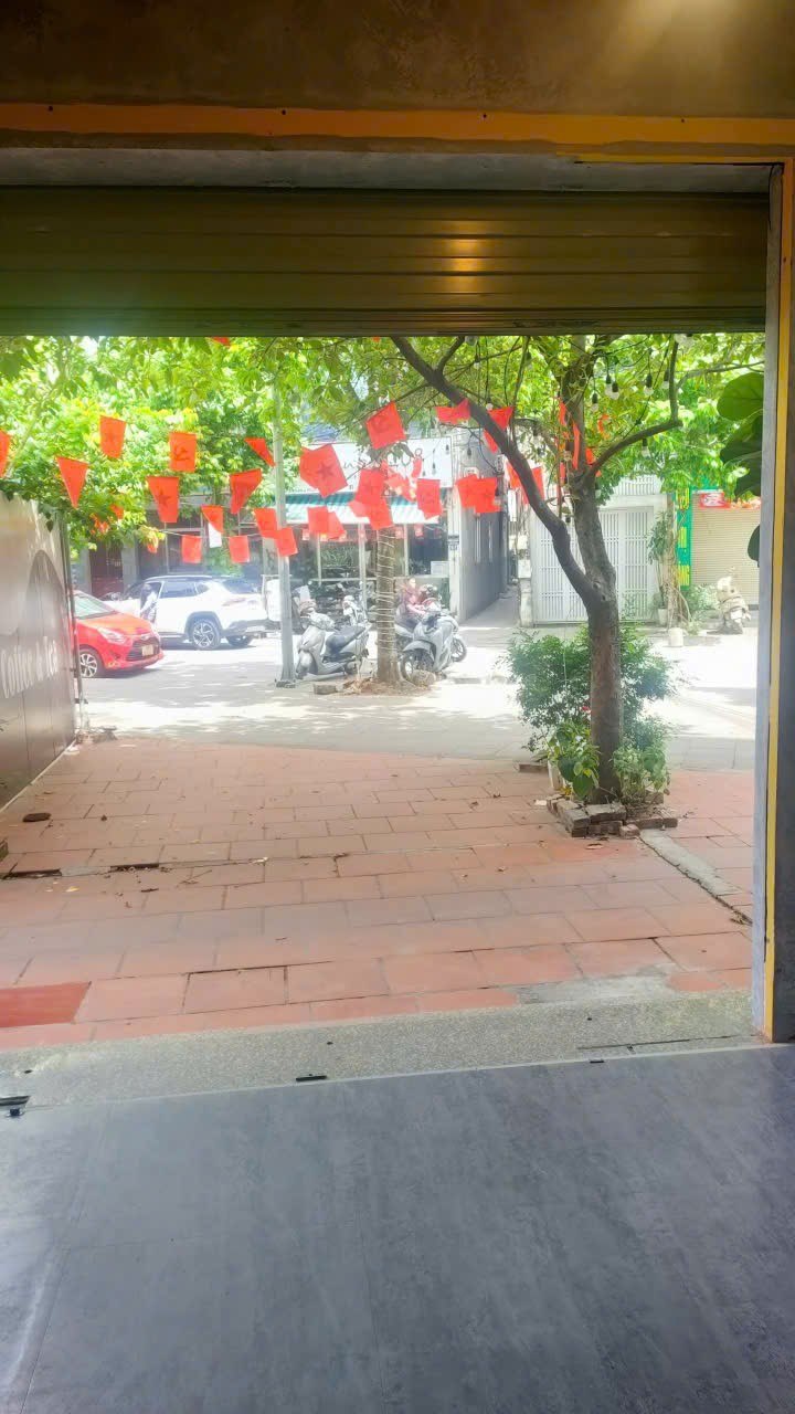 Mặt bằng kinh doanh cho thuê tại Dương Khuê, 50m² giá 10 triệu - Vị trí đắc địa!