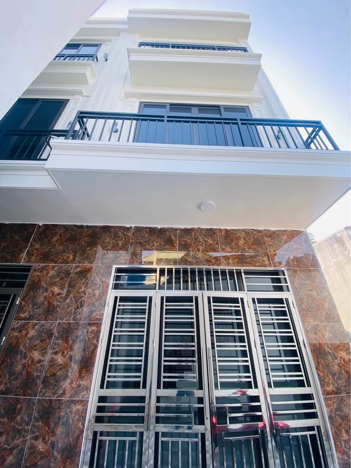 Bán nhà 3 tầng Kỳ Bá, Thái Bình 40m² giá 1.9 tỷ - Thiết kế hiện đại, vào ở ngay!