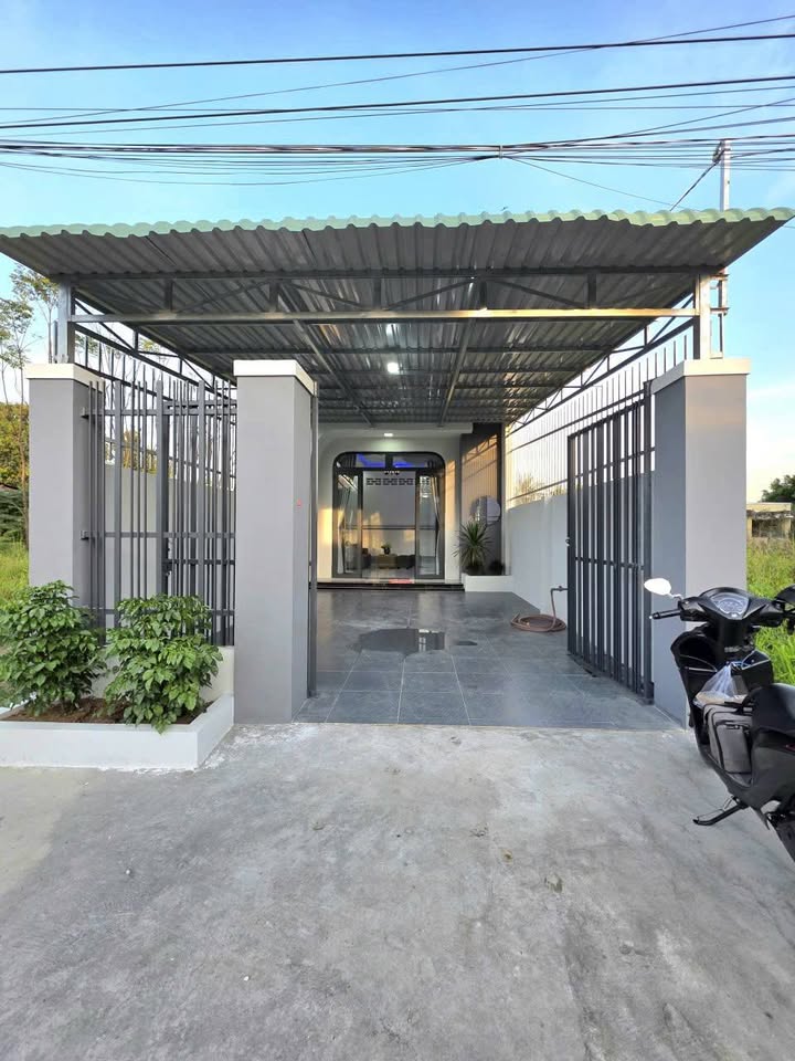 Nhà phố Hòa Thành Tây Ninh 142m² giá 1.279 tỷ - Mặt tiền đường nhựa thông thoáng!