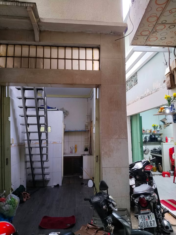 Nhà nhỏ cho thuê tại đường Lễ Thị Bạch Cát, Q.11 - An ninh, yên tĩnh chỉ 3,5 triệu!