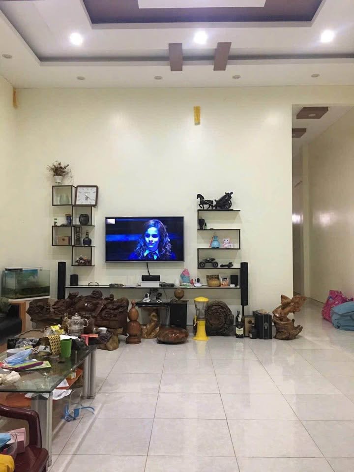 Nhà cấp 4 tại Tổ 14 Quyết Thắng, Sơn La - Giá 780 triệu, ô tô đỗ cổng!