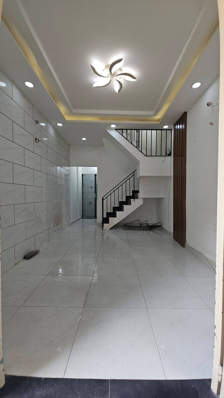 Nhà phố Tạ Quang Bửu, Quận 8, 22m² giá 3.68 tỷ - Chính chủ cần bán gấp!