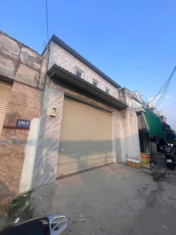 Nhà phố Hiệp Thành Quận 12 diện tích 100m² giá 4.59 tỷ - Đường thông xe tải, hoàn công đầy đủ!