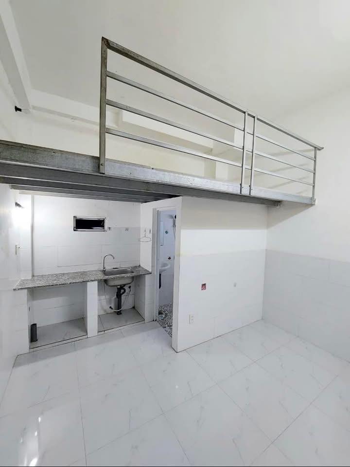 Phòng trọ cho thuê tại Bình Tân 14m² giá 2.6 triệu - Ban công thoáng mát!