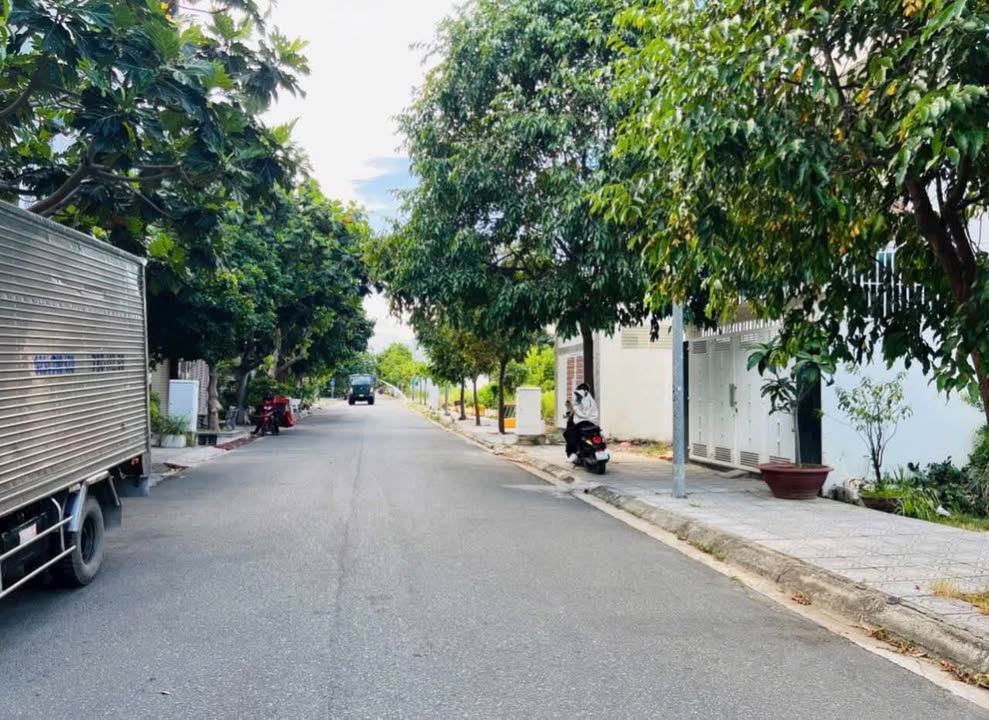 Đất nền đường T8, Nha Trang 80m² giá 4.3 tỷ - Pháp lý rõ ràng, tiện ích đầy đủ!