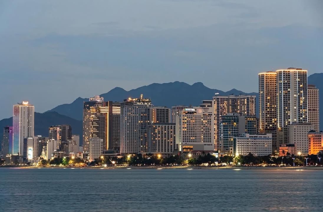 Bán nhà mặt tiền đường Nguyễn Trường Tộ, Nha Trang 112m² - Hướng Đông, gần biển, tiện ích đầy đủ!