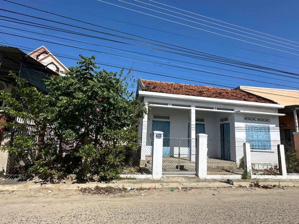 Nhà cấp 4 Dốc Lết - Ninh Hòa 179m² giá 2.1 tỷ - Gần bãi tắm tuyệt đẹp!