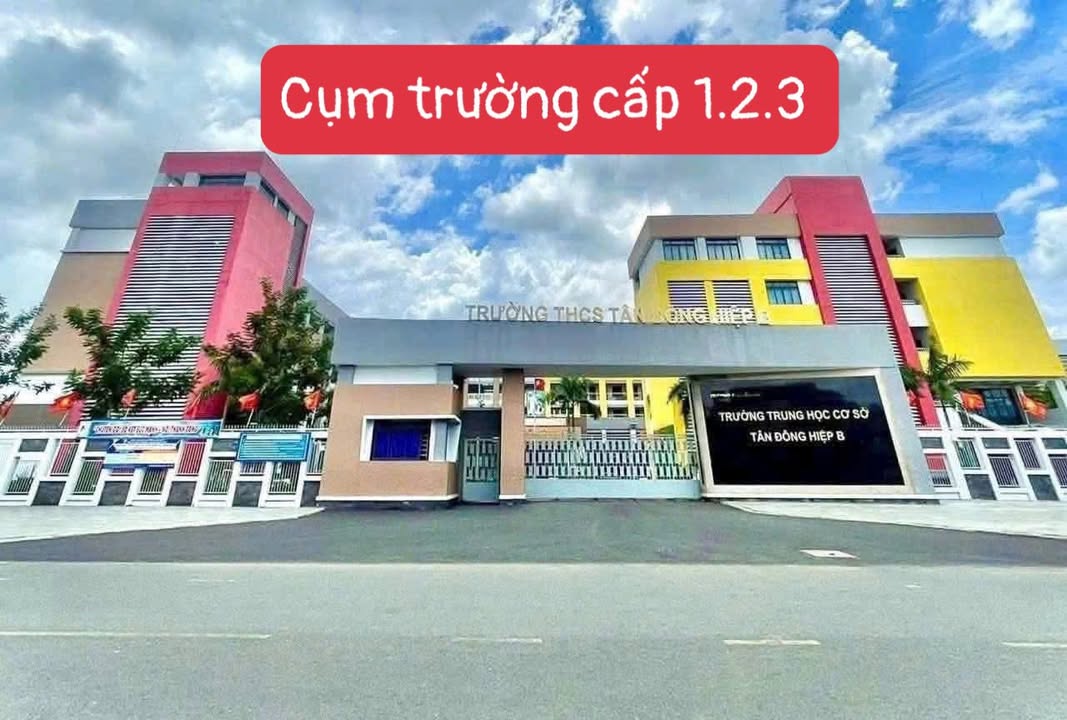 Đất liền kề KDC Tứ Hải Dĩ An 200m² giá 9.4 tỷ - Tiện kinh doanh sầm uất!