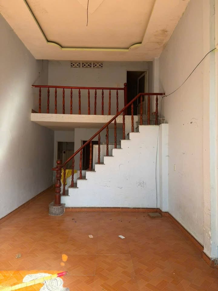 Nhà phố Phước Hải, Tân Uyên 44m² giá chỉ 800 triệu - Sổ chung, gần đường lớn!