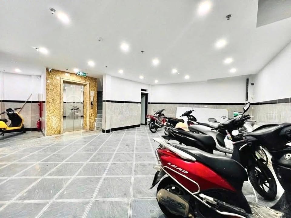 Nhà 5 tầng Nguyên Xá, Bắc Từ Liêm 35m² - Sẵn sàng vào ở ngay!