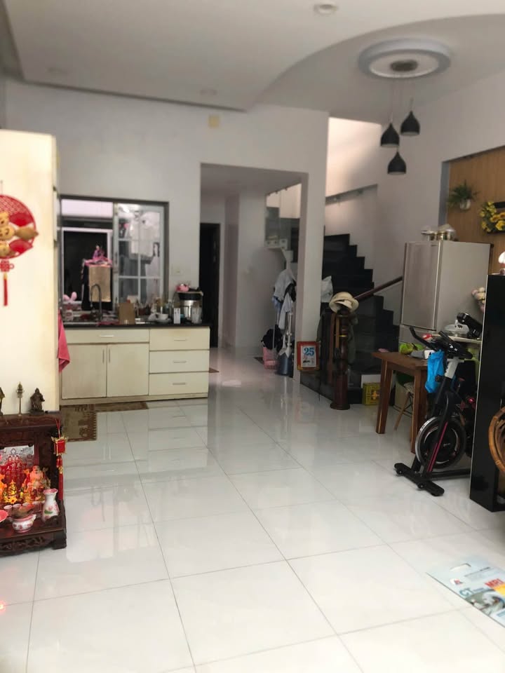 Nhà 1 trệt 1 lửng mặt tiền Nguyễn Văn Linh, Phan Thiết 90m² giá 4.3 tỷ - Cơ hội sở hữu ngay!