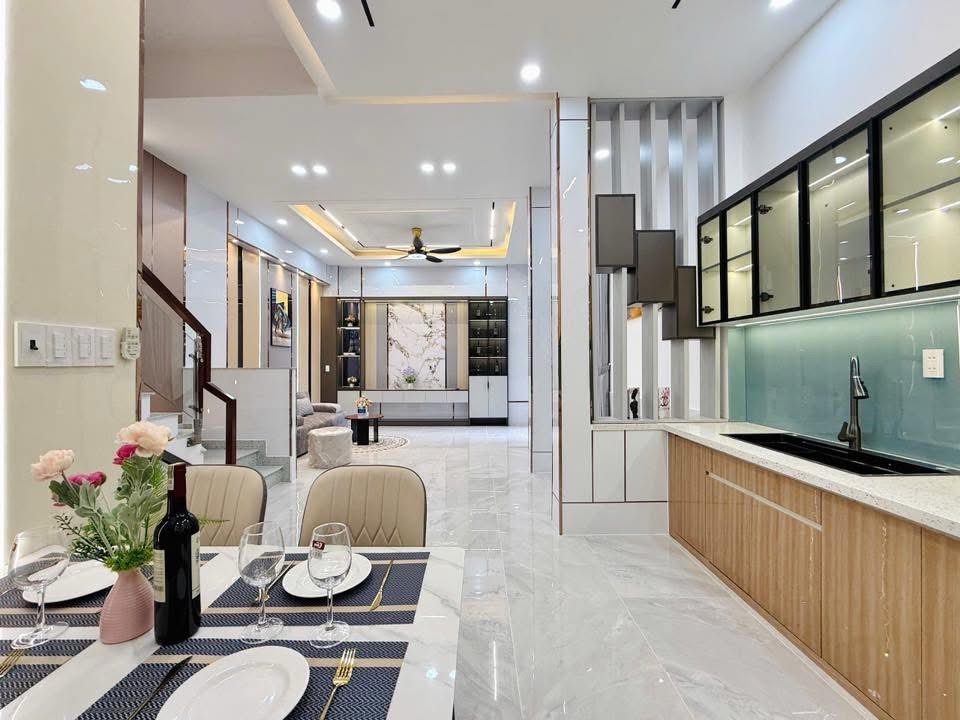 Nhà Gò Vấp 49m² giá 5.8 tỷ - Chính chủ bán gấp, nội thất đầy đủ!