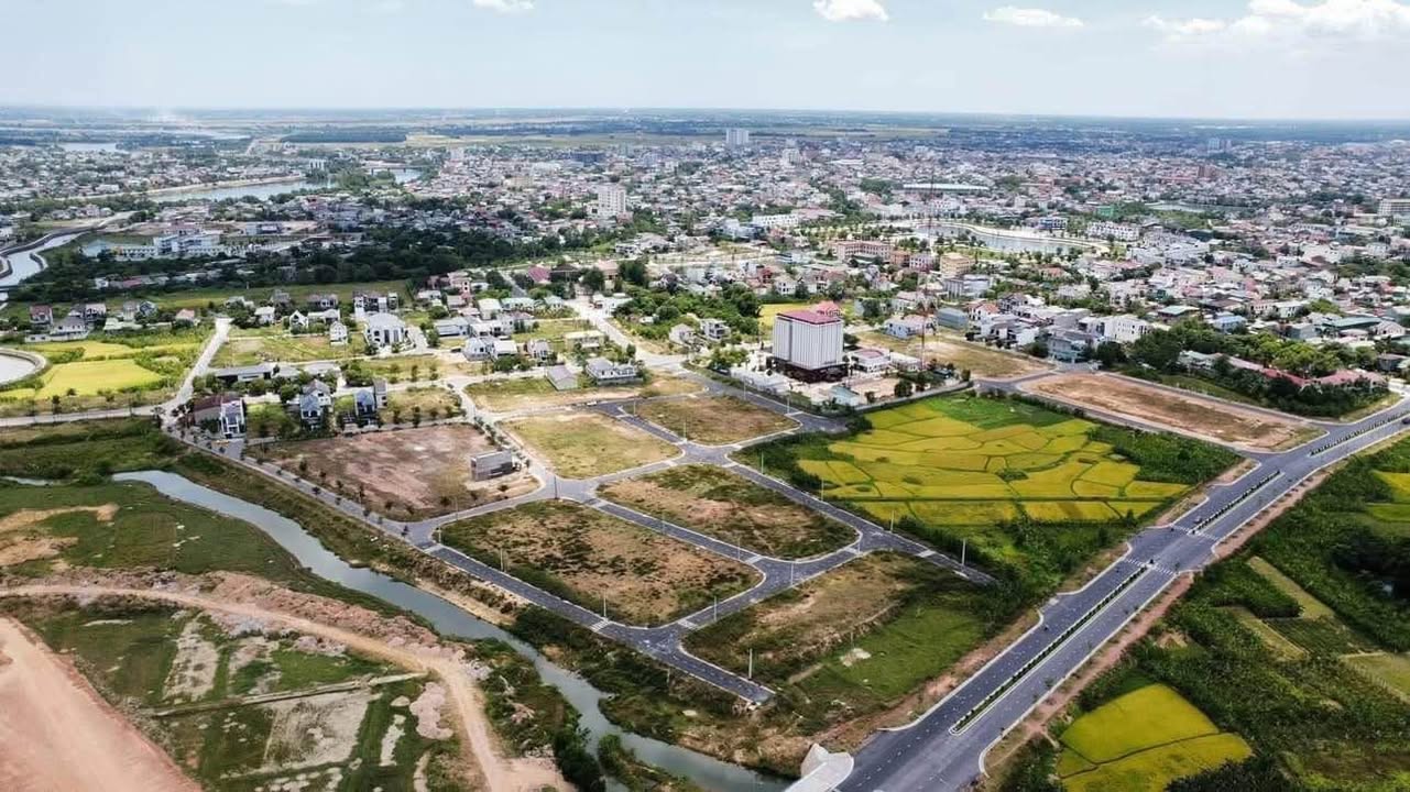 Đất nền KDC Khoá Bảo Đông Hà 235m² giá 2.3 tỷ - Nở hậu, 2 mặt tiền VIP!