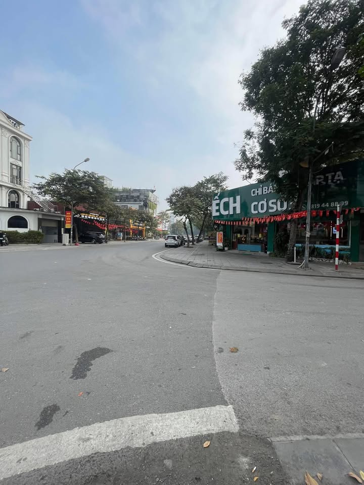 Mặt phố đường Vỉa hè 36m² giá 11 tỷ - Cơ hội đầu tư hiếm có!