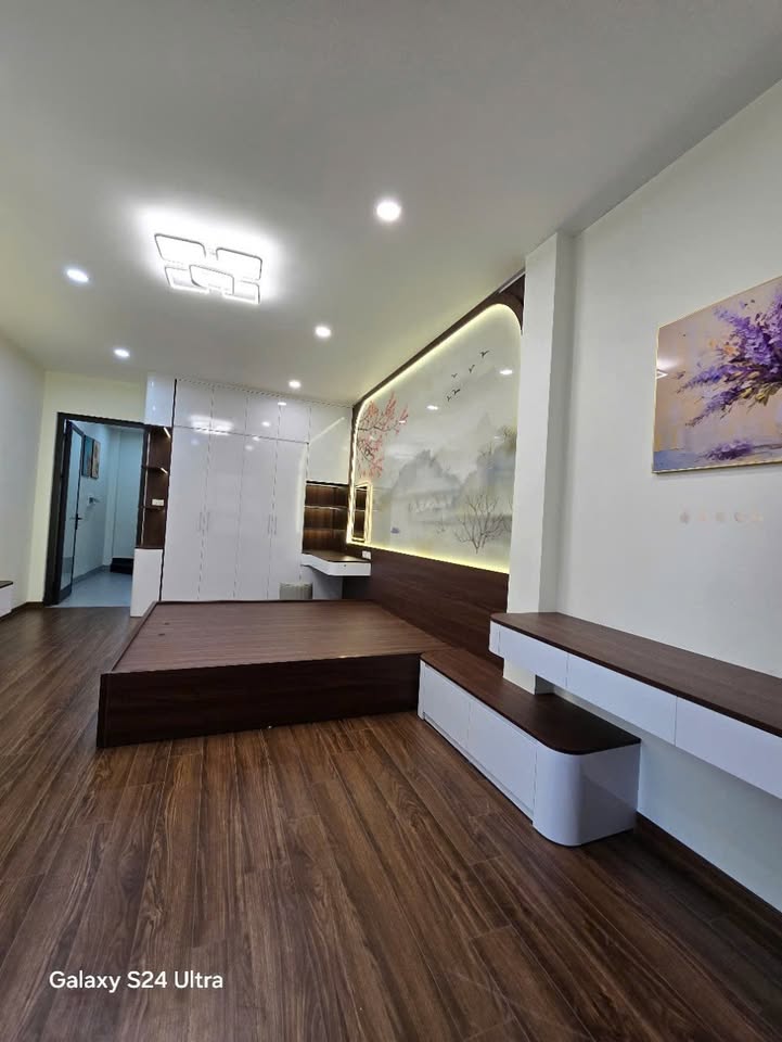 Nhà phố Võ Chí Công 38m² giá 9 tỷ - Ngõ thông ô tô, sổ đỏ chính chủ!