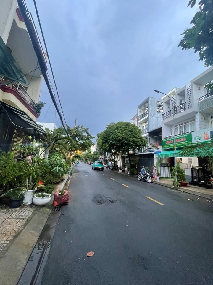 Nhà nguyên căn Tân Phú 90m² giá 14 triệu - Cơ hội thuê ngay!