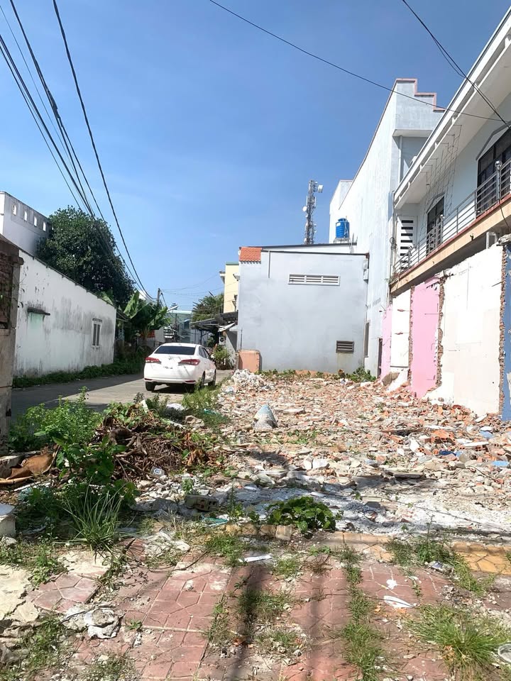 Đất Mặt Tiền Lô Góc Đường Bà Triệu, Vĩnh Lạc, 129m² - Giá Chỉ 2.5 Tỷ, Thương Lượng Ngay!