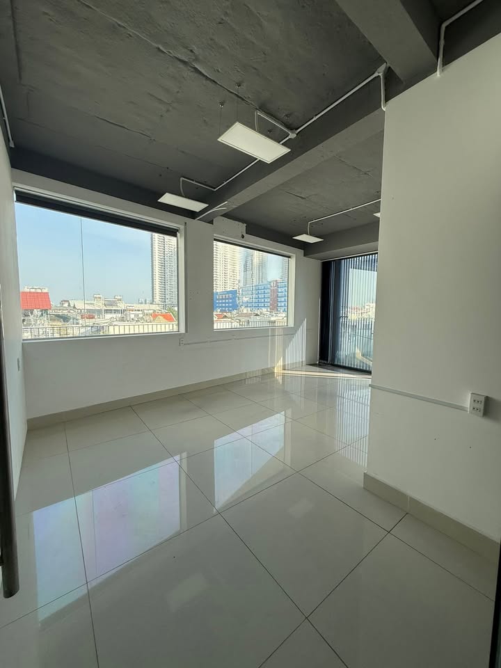 Cho thuê văn phòng tại đường Ngô Thị BÌ, quận 7, diện tích 200m² - Thiết kế hiện đại, sẵn sàng vào làm việc!