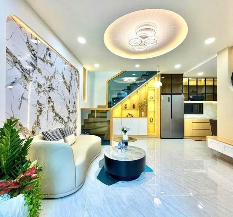 Nhà 2 tầng quận Bình Thạnh 48m² giá 6 tỷ - Nội thất đầy đủ, sẵn sàng vào ở!