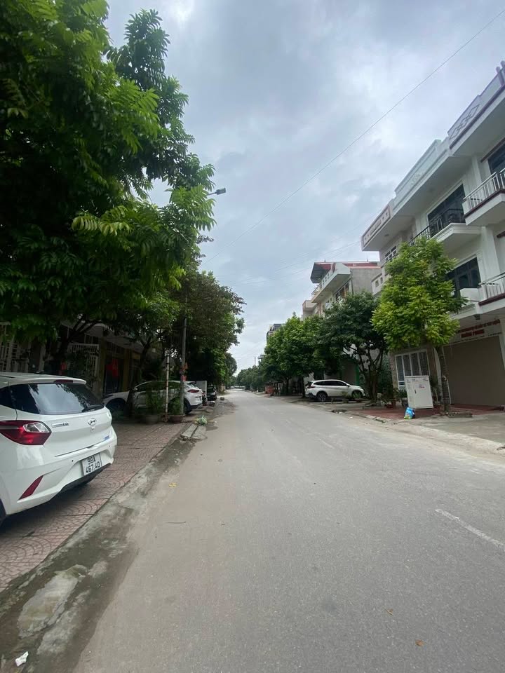 Nhà 3 tầng KDC Cống Ngọc, Bắc Giang 110m² giá 8 tỷ - Chính chủ bán gấp!