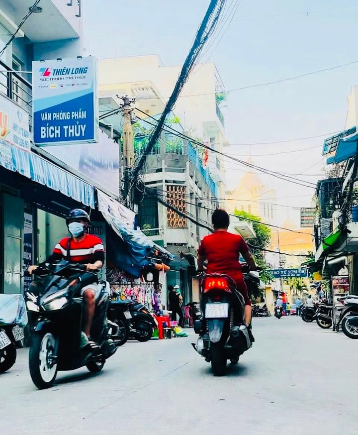 Nhà mặt tiền Xóm Đạo, Quận 4, 71.4m² - Kinh doanh đỉnh cao!