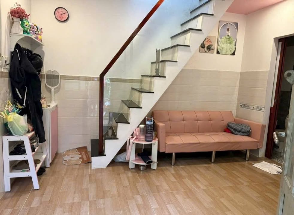 Nhà nhỏ xinh hẻm đường Tam Bình, Thủ Đức 19m² giá 900 triệu - Đầy đủ tiện nghi, gần chợ!