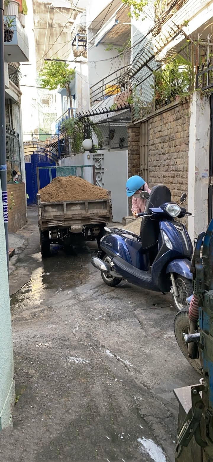 Nhà hẻm Bùi Đình Tuý, Bình Thạnh 18m² giá 1.99 tỷ - Sẵn sàng vào ở!