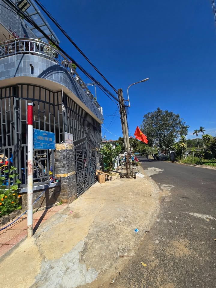 Đất thổ cư 100% mặt tiền Lương Thế Vinh, Bảo Lộc 100m² giá 3.4 tỷ - Cơ hội đầu tư tuyệt vời!