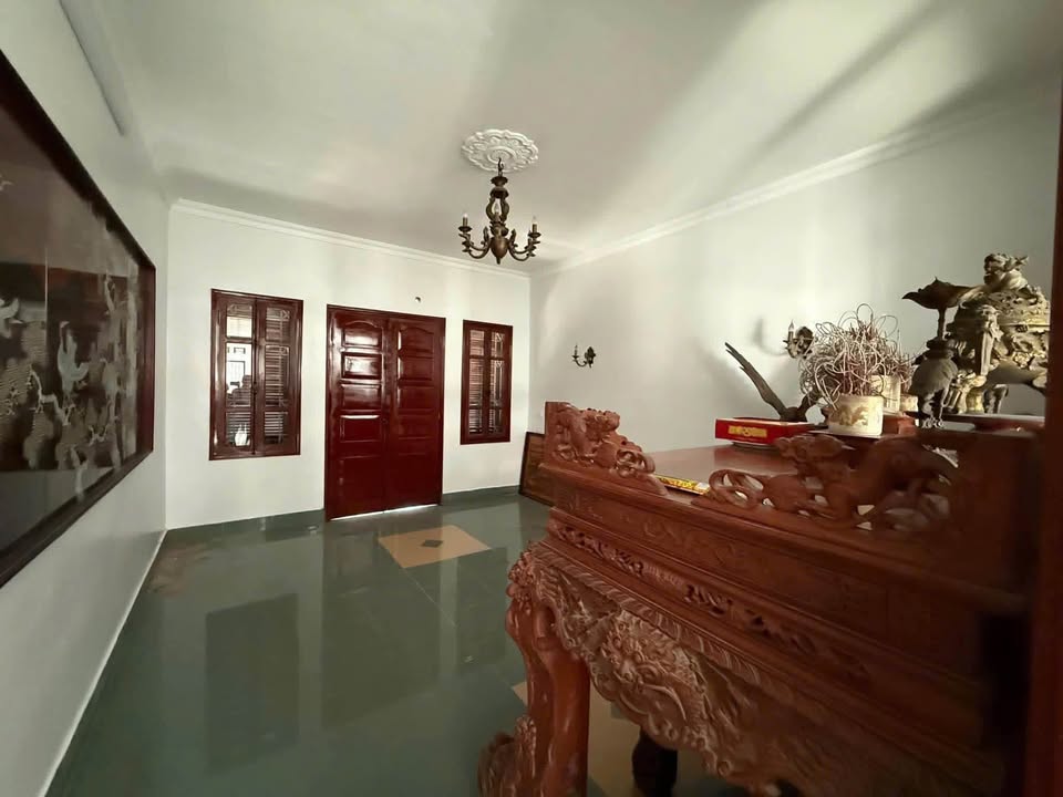 Nhà cho thuê đường Hùng Vương, Bắc Giang 6PN giá chỉ 14 triệu - Phù hợp cho gia đình hoặc văn phòng