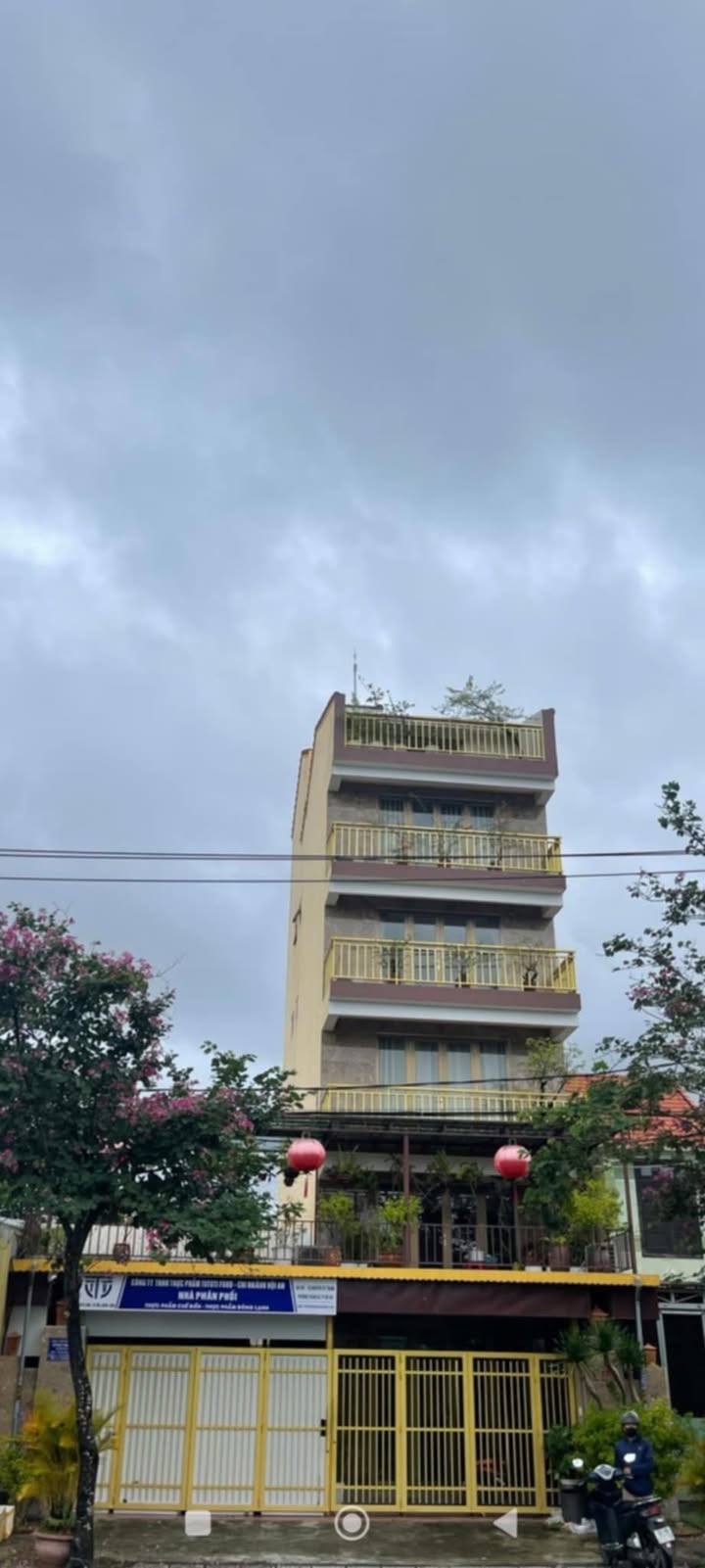 Bán nhà 5 tầng mặt tiền Nguyễn Tất Thành, Hội An 169.9m² giá 13 tỷ - Tiềm năng cho thuê hấp dẫn!